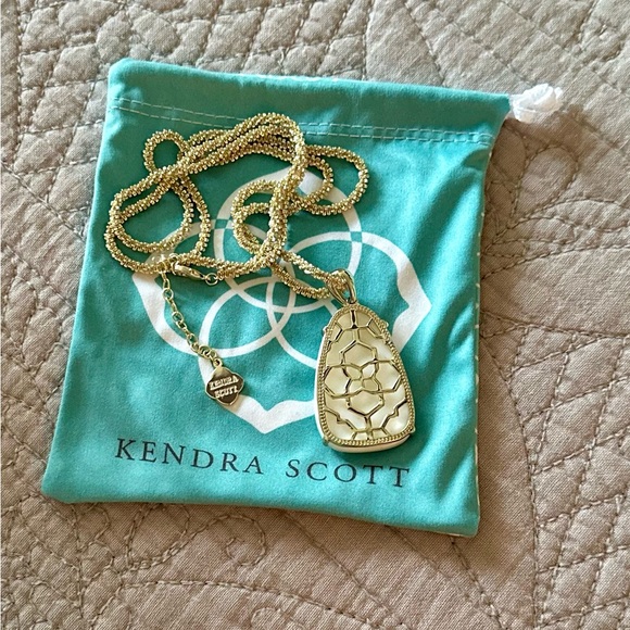 Kendra Scott Sandra White Iridescent Necklace - Picture 5 of 5